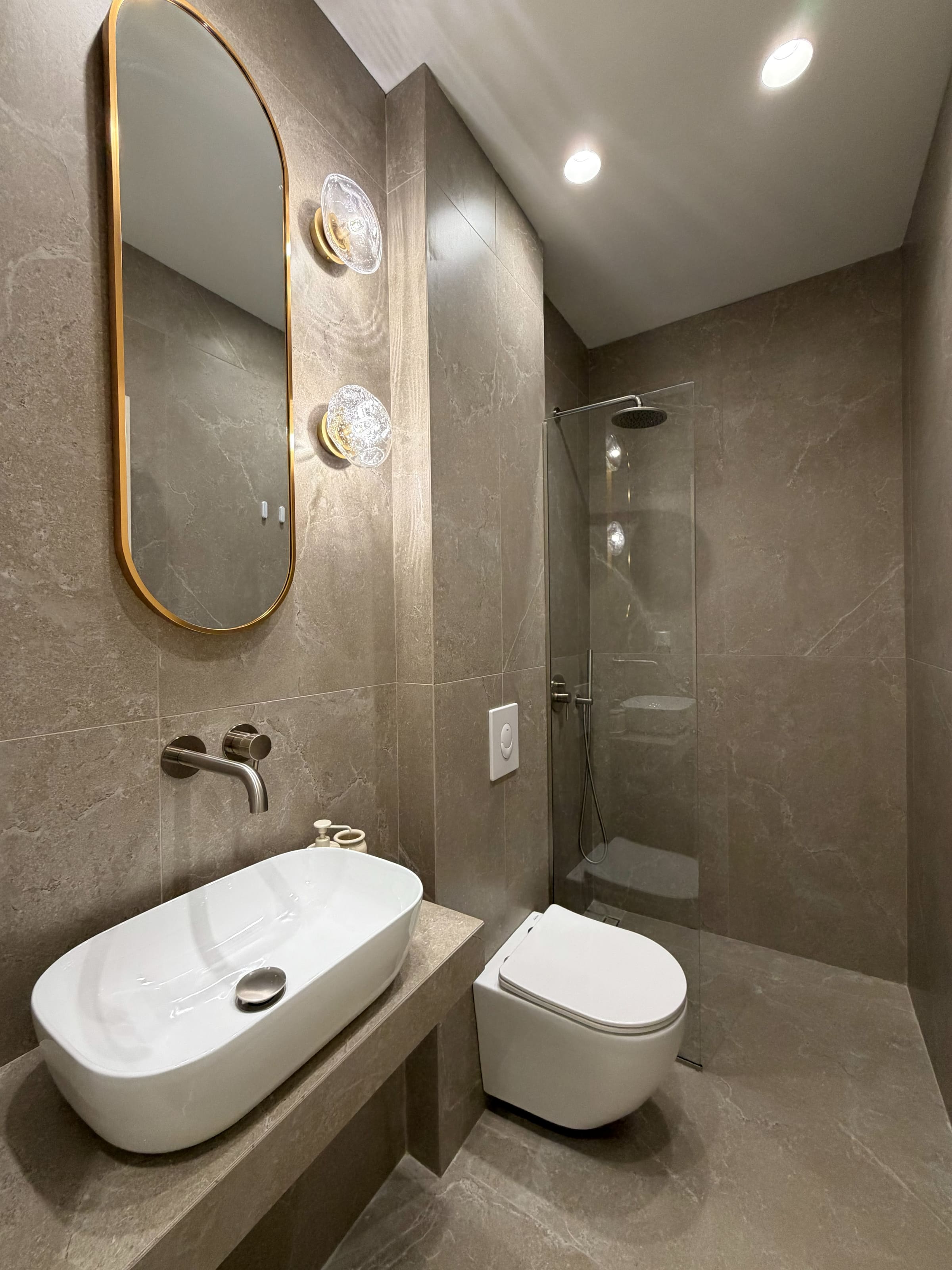 Demi Suite — Μπάνιο · PANDEMI Luxury Living Rhodes